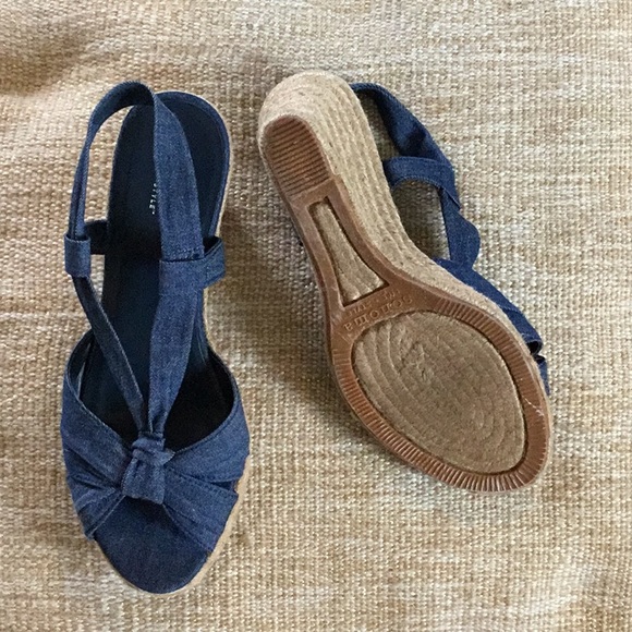 Shoes - Picture 3 of 3